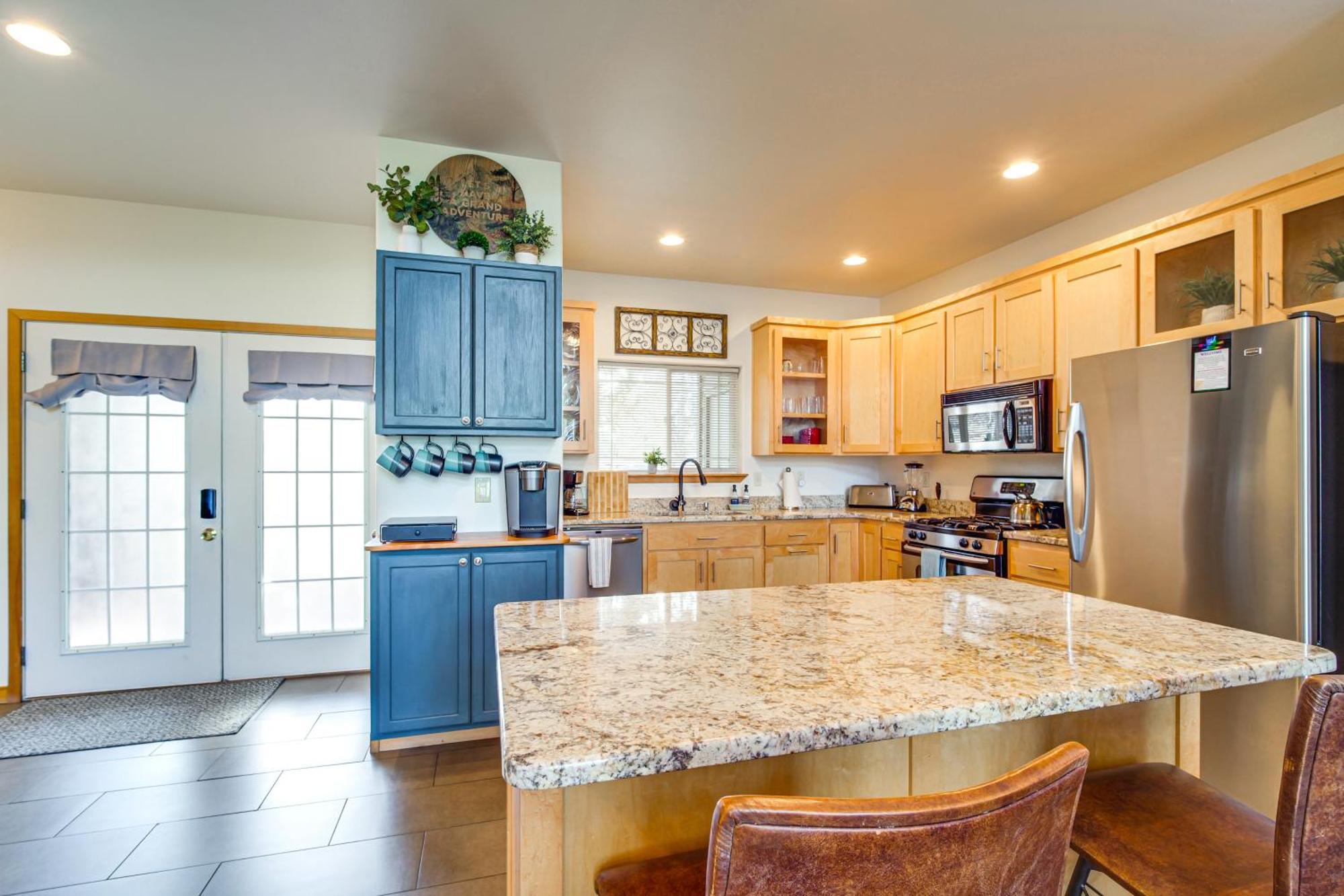 Klamath Falls Getaway With Pool And Hot Tub Access! Exterior foto
